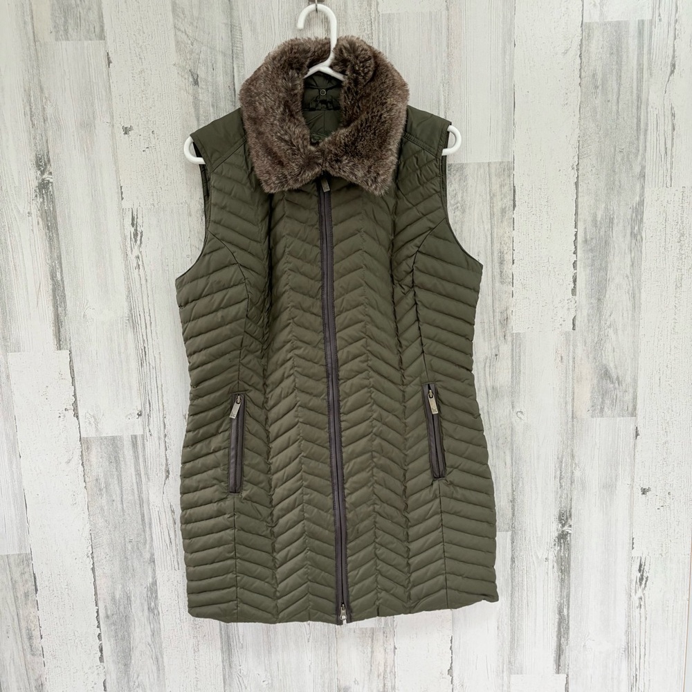 Eddie Bauer Women’s Size Medium Goose Down Herringbone Puffer Vest In Green